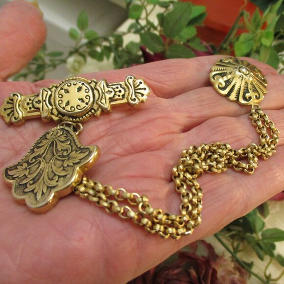 VICTORIAN REVIVAL Gold Etruscan Taille d'epargne Chatelaine Brooch ~ ANTIQUE - Picture 3 of 14
